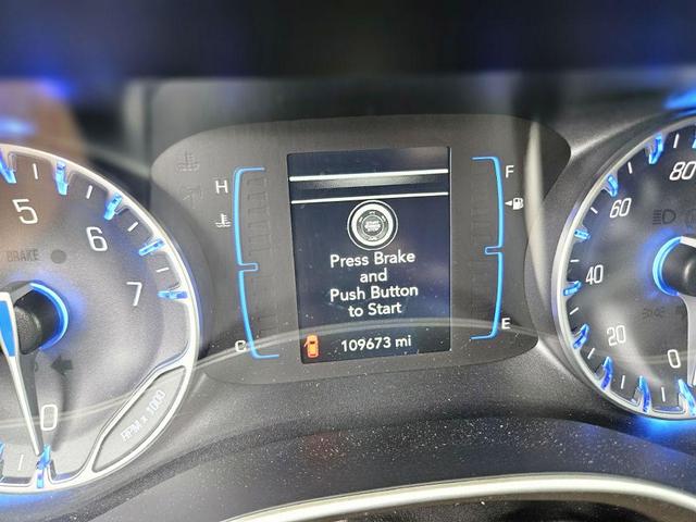 Photo of 2018 Brilliant Black Crystal Pearlcoat Chrysler Pacifica