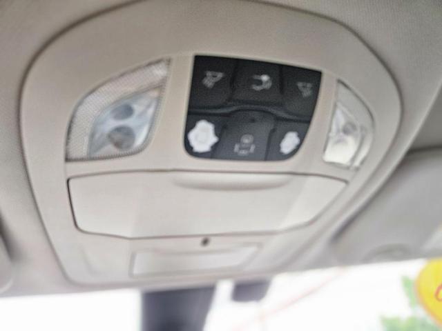 Photo of 2018 Brilliant Black Crystal Pearlcoat Chrysler Pacifica