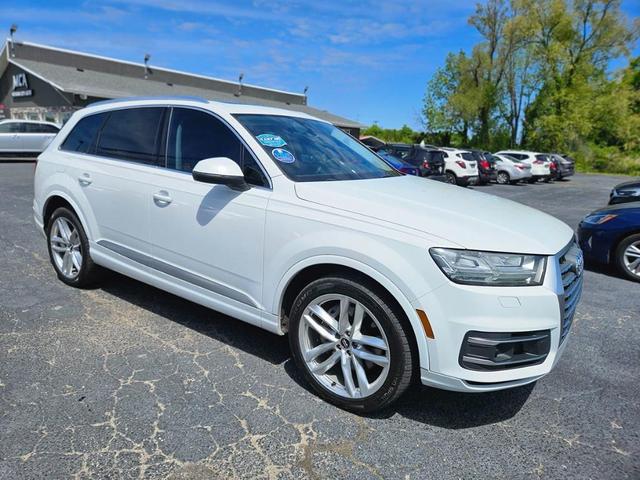Photo of 2018 Glacier White Metallic Audi Q7