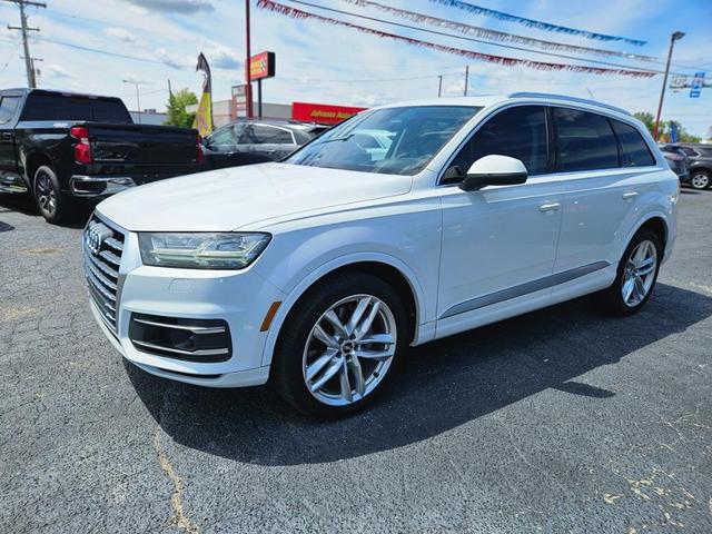 Photo of 2018 Glacier White Metallic Audi Q7
