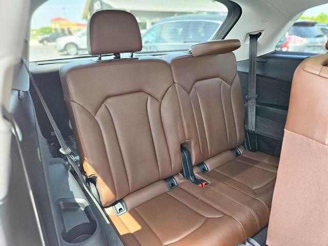Photo of 2018 Glacier White Metallic Audi Q7