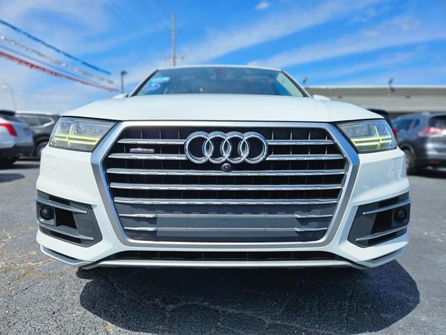Photo of 2018 Glacier White Metallic Audi Q7