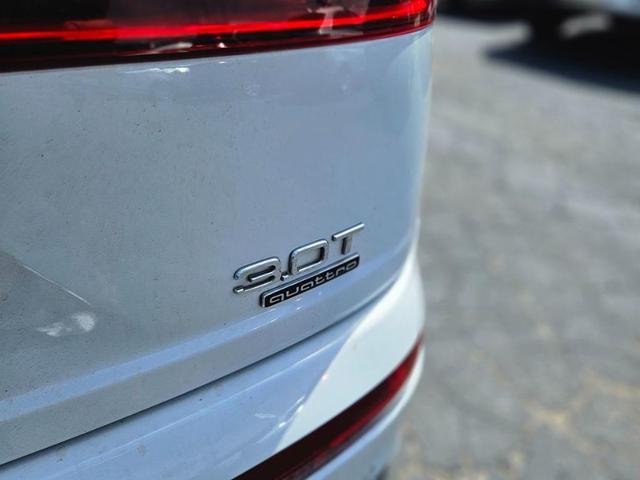 Photo of 2018 Glacier White Metallic Audi Q7