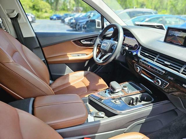 Photo of 2018 Glacier White Metallic Audi Q7