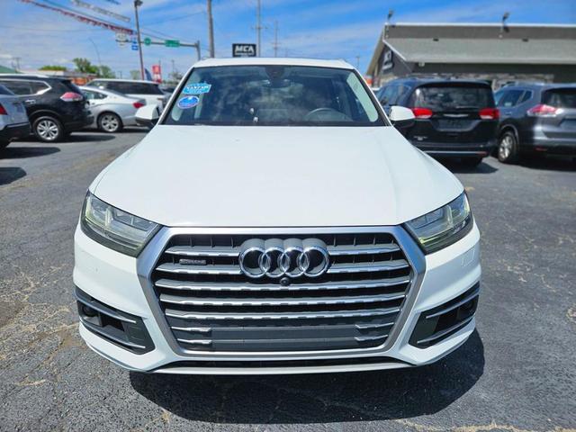 Photo of 2018 Glacier White Metallic Audi Q7