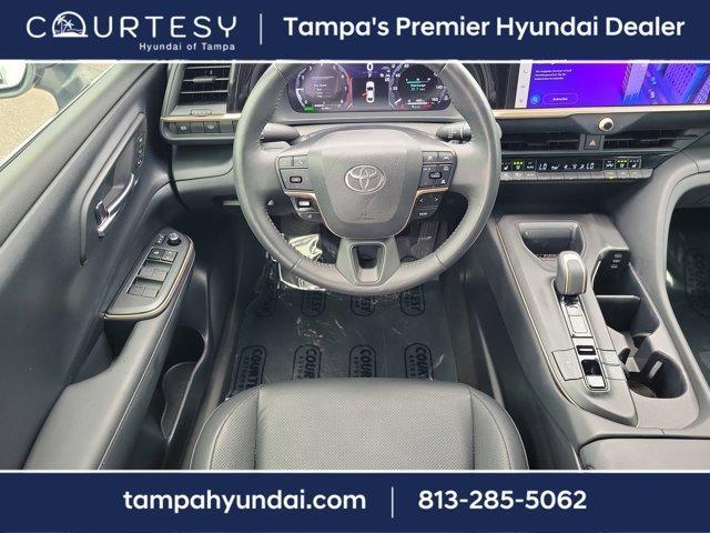 Photo of 2023 Oxygen White Toyota Crown