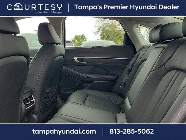 Photo of 2025 Red Hyundai SONATA Hybrid