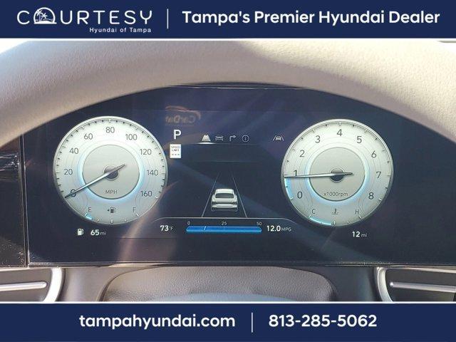 Photo of 2025 White Hyundai ELANTRA