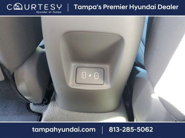 Photo of 2025 White Hyundai ELANTRA