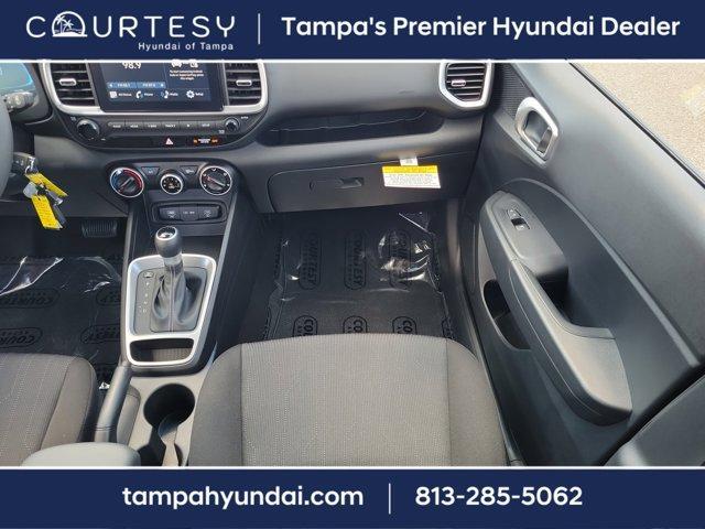 Photo of 2025 Onyx Black Hyundai VENUE