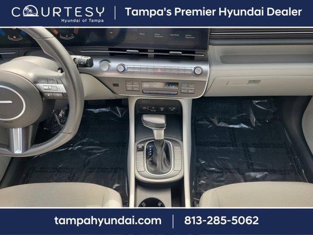Photo of 2024 Gray Pearl Hyundai KONA