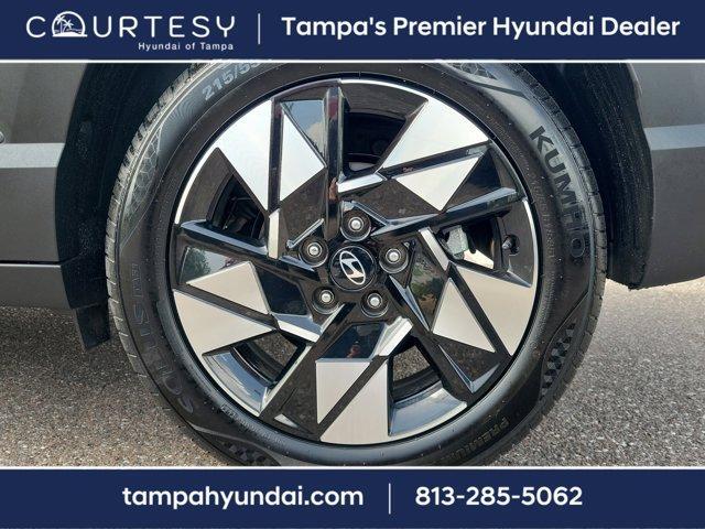 Photo of 2024 Gray Pearl Hyundai KONA