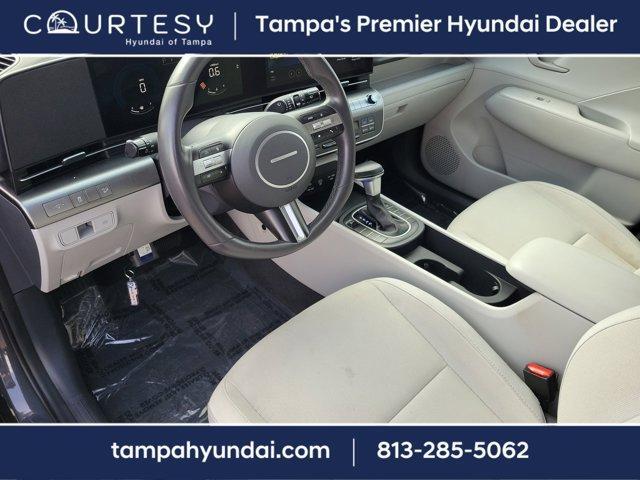 Photo of 2024 Gray Pearl Hyundai KONA