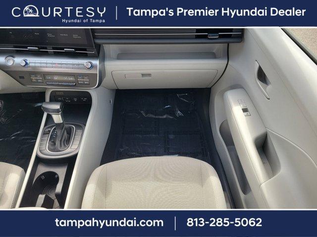Photo of 2024 Gray Pearl Hyundai KONA