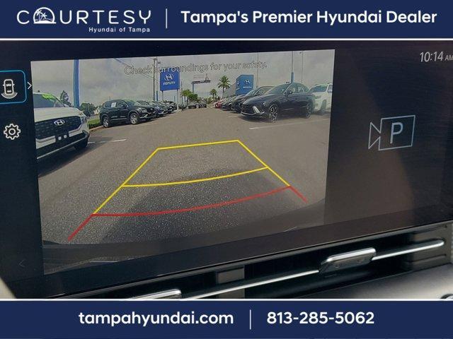 Photo of 2024 Gray Pearl Hyundai KONA
