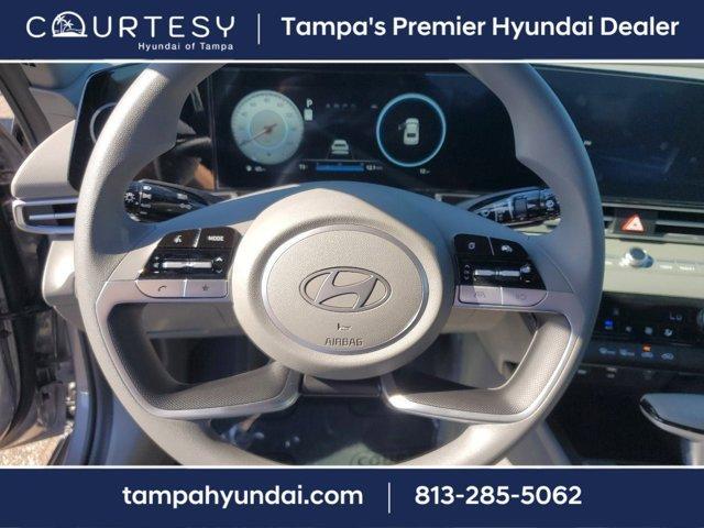 Photo of 2025 Metal Hyundai ELANTRA