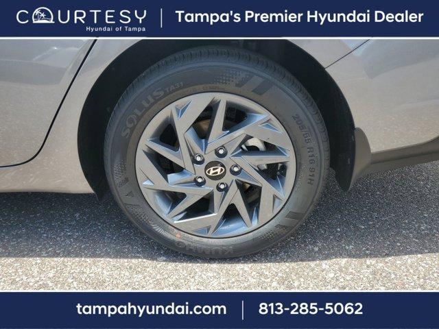 Photo of 2025 Metal Hyundai ELANTRA