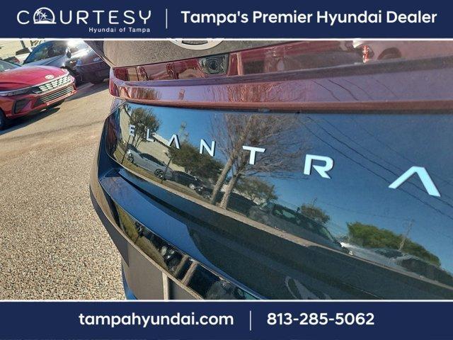 Photo of 2025 Black Hyundai ELANTRA