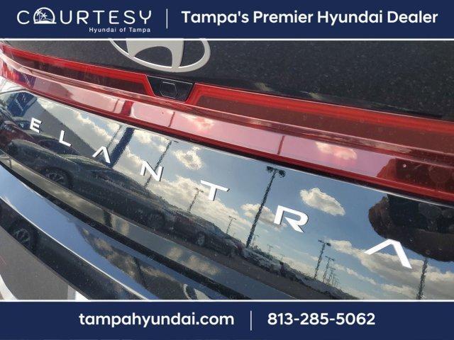 Photo of 2025 Black Hyundai ELANTRA