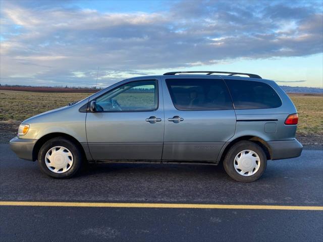 1999 Toyota Sienna