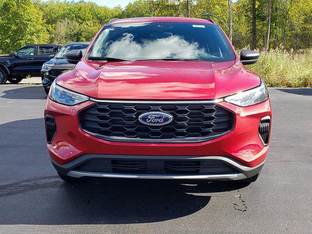Photo of 2026 rapid red metallic tinted clearcoat Ford Escape
