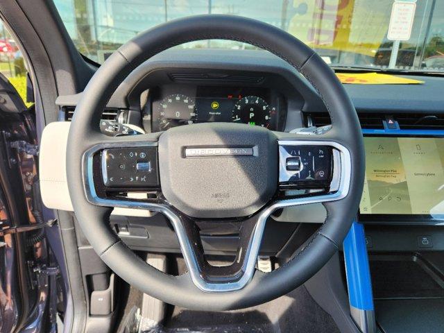 Photo of 2024 Varesine Blue Metallic Land Rover Discovery Sport