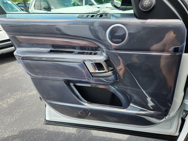 Photo of 2025 Fuji White Land Rover Discovery