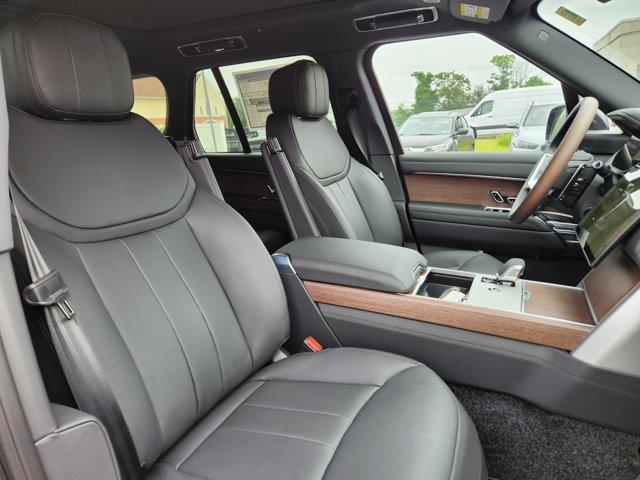 Photo of 2025 Black Land Rover Range Rover