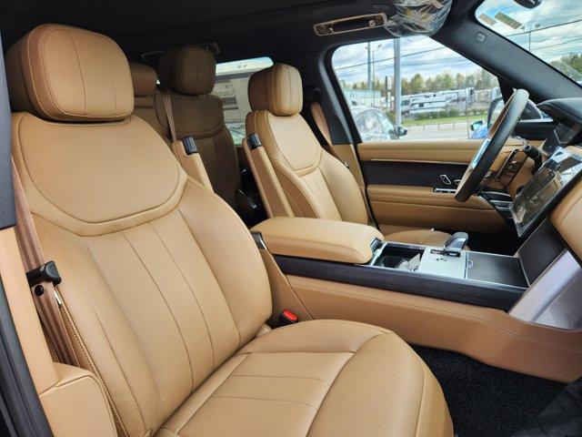 Photo of 2025 Black Land Rover Range Rover