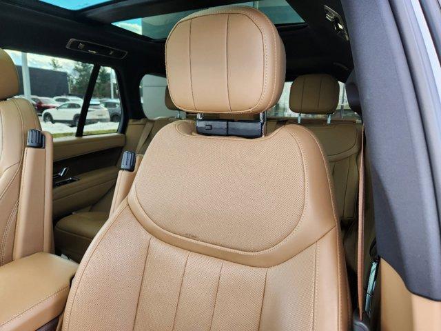 Photo of 2024 Fuji White Land Rover Range Rover