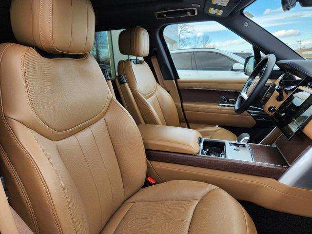 Photo of 2024 Fuji White Land Rover Range Rover