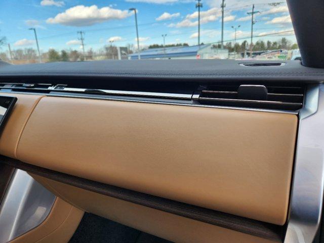 Photo of 2024 Fuji White Land Rover Range Rover