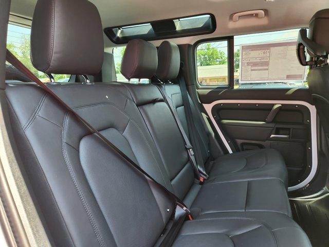 Photo of 2025 Fuji White Land Rover Defender