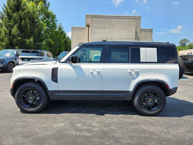 Photo of 2025 Fuji White Land Rover Defender