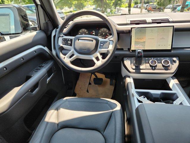 Photo of 2025 Fuji White Land Rover Defender