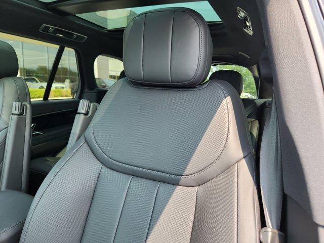 Photo of 2025 Black Land Rover Range Rover