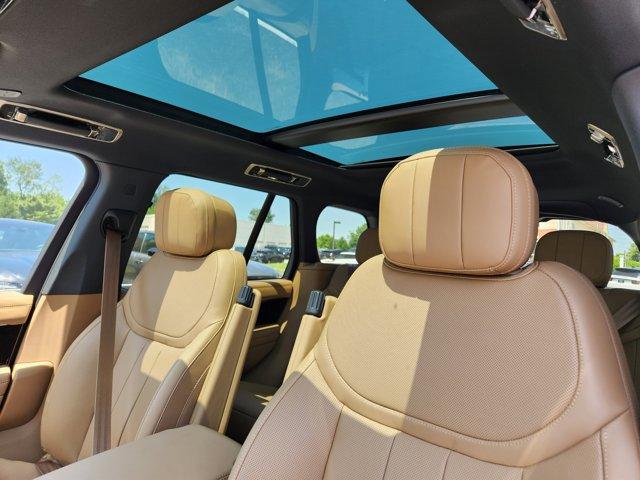 Photo of 2025 Fuji White Land Rover Range Rover