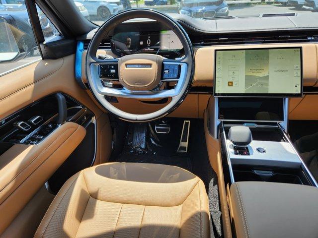 Photo of 2025 Fuji White Land Rover Range Rover