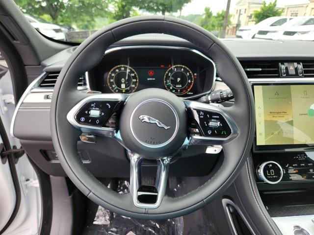 Photo of 2026 Fuji White Jaguar F-PACE