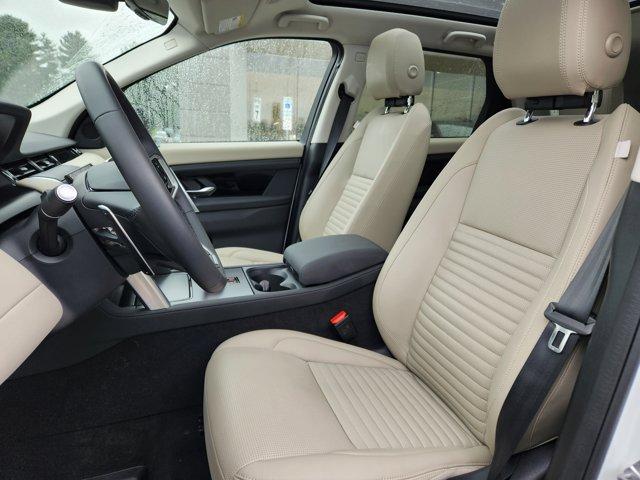 Photo of 2025 Fuji White Land Rover Discovery Sport