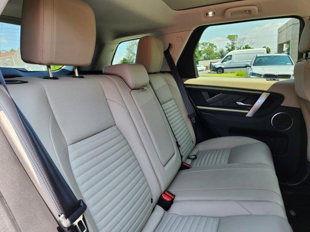 Photo of 2024 Eiger Gray Metallic Land Rover Discovery Sport