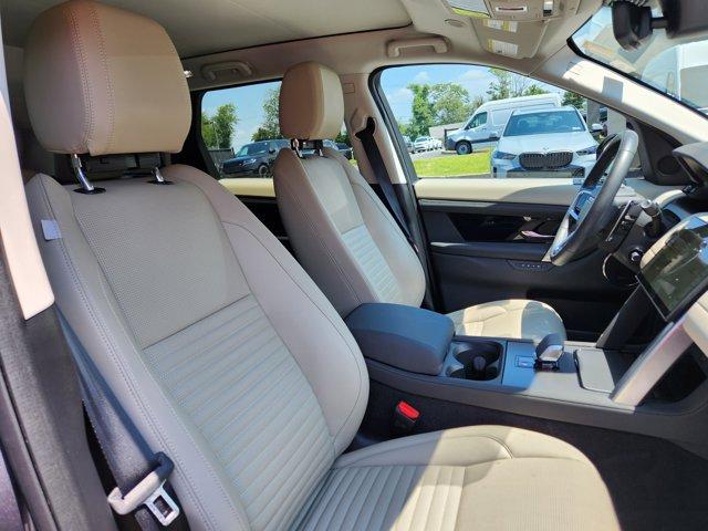 Photo of 2024 Eiger Gray Metallic Land Rover Discovery Sport