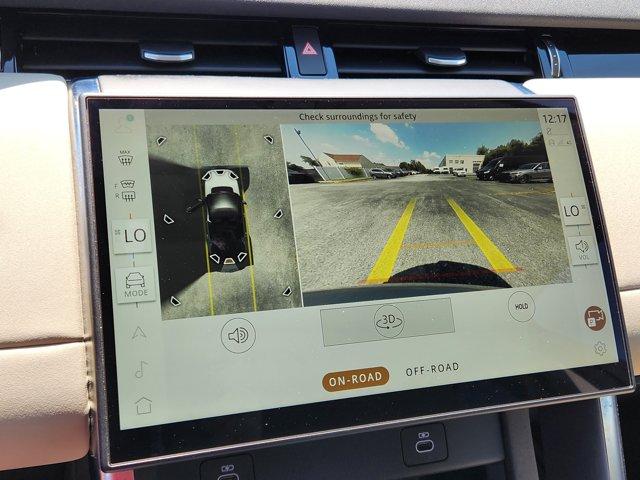 Photo of 2024 Eiger Gray Metallic Land Rover Discovery Sport