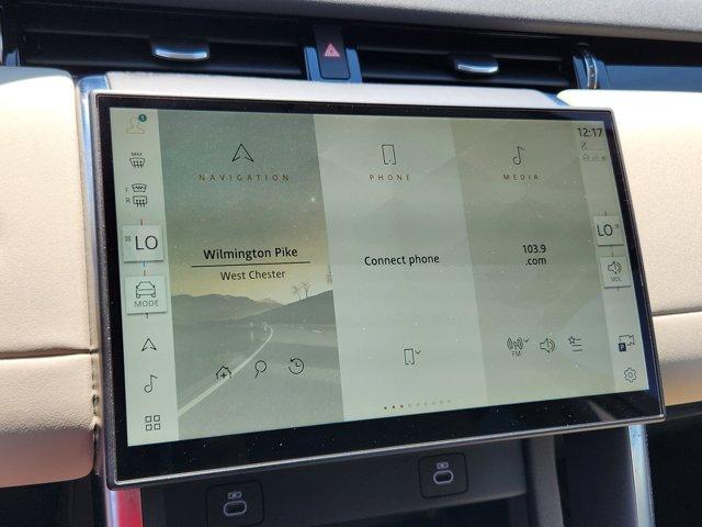 Photo of 2024 Eiger Gray Metallic Land Rover Discovery Sport
