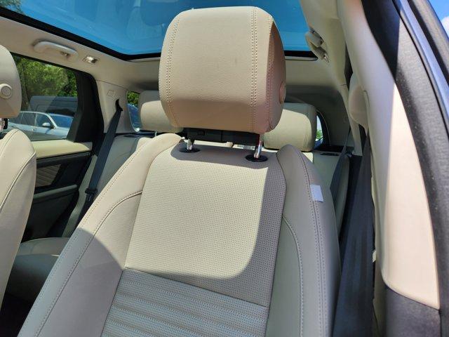 Photo of 2024 Eiger Gray Metallic Land Rover Discovery Sport