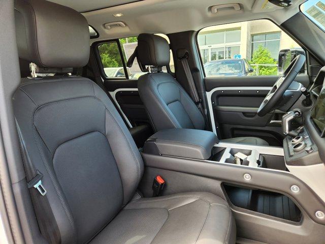 Photo of 2025 Fuji White Land Rover Defender