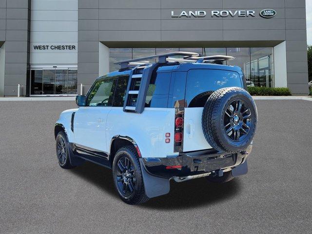 Photo of 2023 Fuji White Land Rover Defender