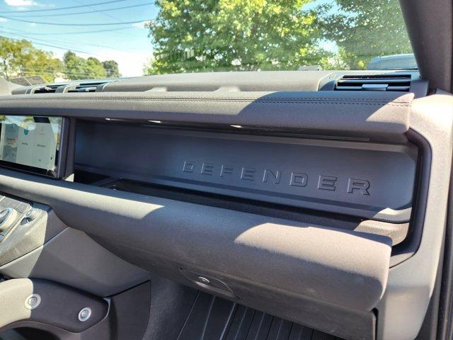 Photo of 2023 Fuji White Land Rover Defender