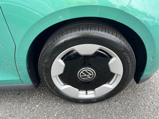 Photo of 2025 Green Volkswagen ID. Buzz