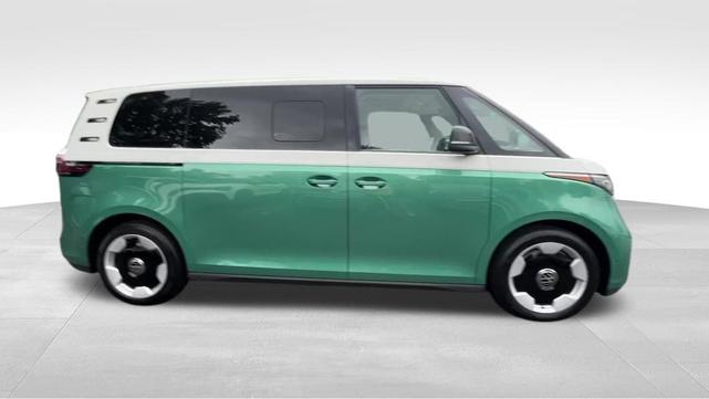 Photo of 2025 Green Volkswagen ID. Buzz